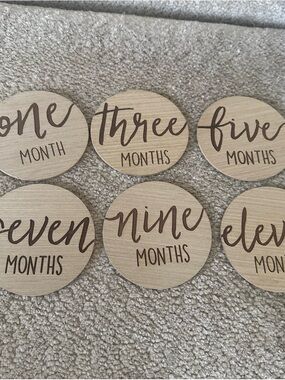 Wooden Baby Monthly Milestone Discs - Natural Brown